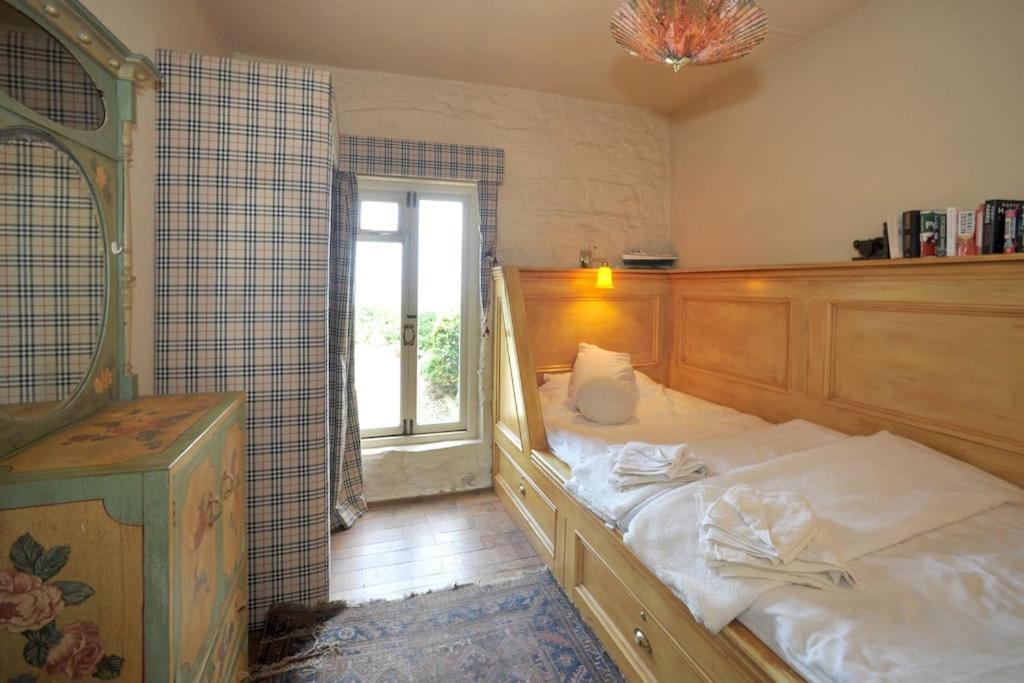 Wood Quay - A Truly Unique, Seafront Experience! Villa Carlingford Bagian luar foto